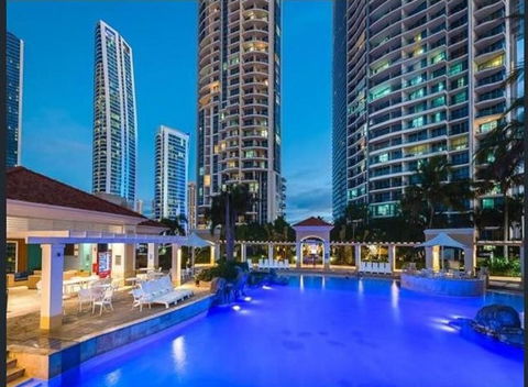 The Towers Of Chevron Renaissance - Holidays Gold Coast - Accommodation NT 5