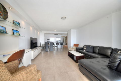 The Towers Of Chevron Renaissance - Holidays Gold Coast - Accommodation NT 21