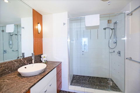 The Towers Of Chevron Renaissance - Holidays Gold Coast - Accommodation NT 38