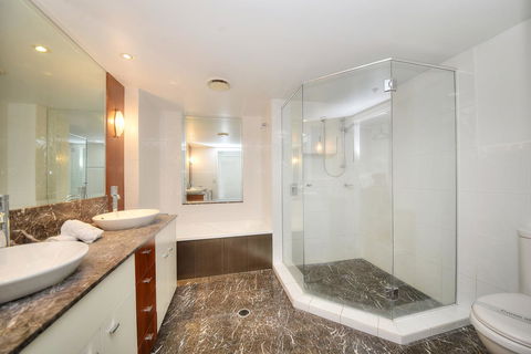 The Towers Of Chevron Renaissance - Holidays Gold Coast - Accommodation NT 16