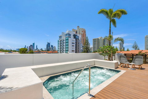 Qube Broadbeach Ocean View Apartments - Accommodation NT 13