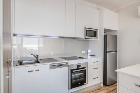 The Point Coolum - Accommodation NT 15