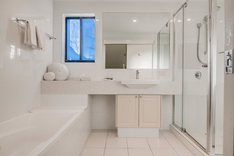 The Point Coolum - Accommodation NT 32