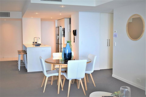 Gold Coast Private Apartments - H Residences, Surfers Paradise - Accommodation NT 12