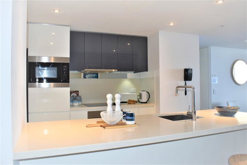 Gold Coast Private Apartments - H Residences, Surfers Paradise - Accommodation NT 7