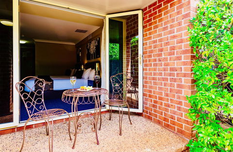 Ambassador On Ruthven - Accommodation NT 17