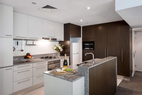 Oaks Brisbane Aurora Suites - Accommodation NT 6