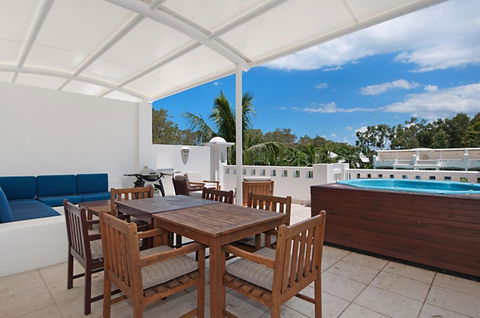 5231 BEACH CLUB PENTHOUSE - NT Tourism 11
