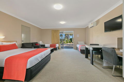 Comfort Inn North Brisbane - NT Tourism 16