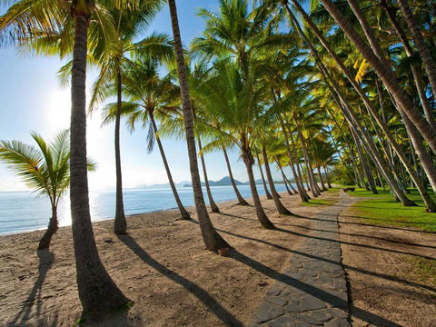 Palm Cove Beach Apartment - NT Tourism 29