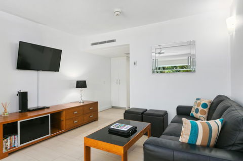 Palm Cove Beach Apartment - NT Tourism 18