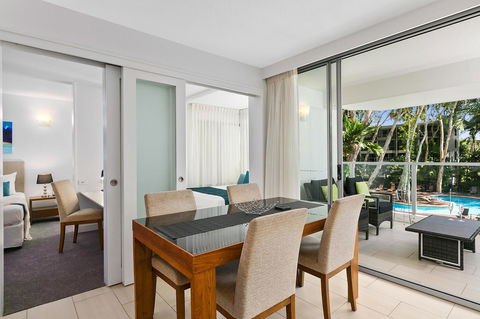 Palm Cove Beach Apartment - NT Tourism 9