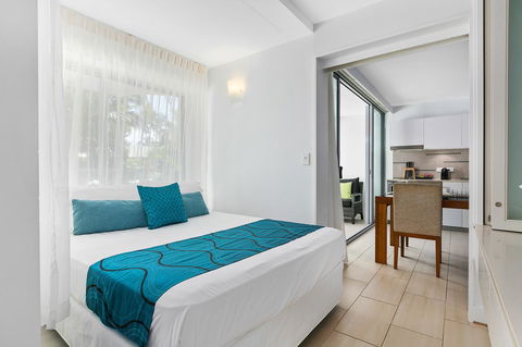 Palm Cove Beach Apartment - NT Tourism 11