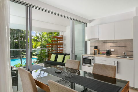 Palm Cove Beach Apartment - NT Tourism 5