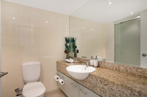 Palm Cove Beach Apartment - NT Tourism 12