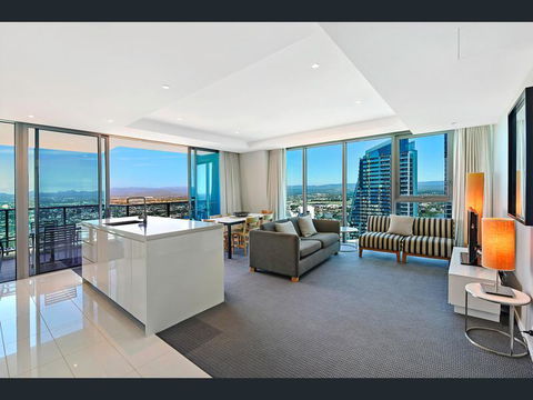 H Star Residences-- Paradise Stayz - Accommodation NT 2