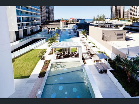 H Star Residences-- Paradise Stayz - Accommodation NT 4