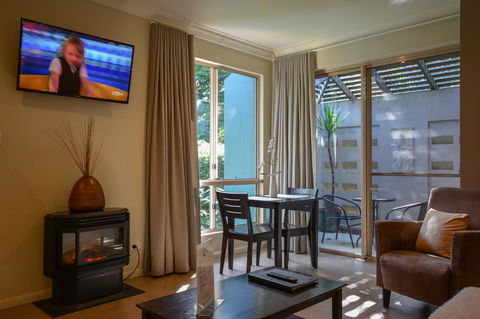 Blue Summit Hideaway - Accommodation NT 26
