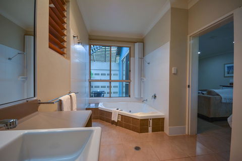 Blue Summit Hideaway - Accommodation NT 23