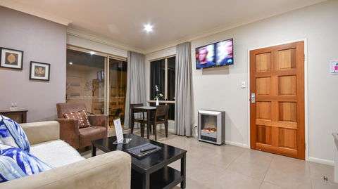 Blue Summit Hideaway - Accommodation NT 18