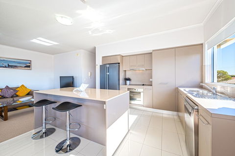 On The Bay Apartments - NT Tourism 4