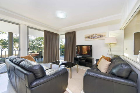 On The Bay Apartments - NT Tourism 0