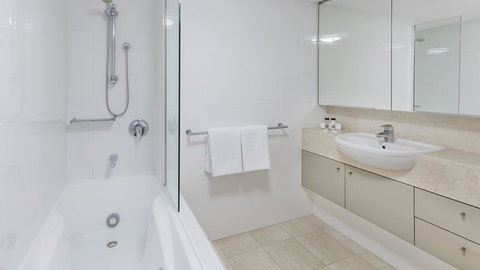 Oaks Brisbane On Felix Suites - Accommodation NT 11