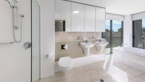 Oaks Brisbane On Felix Suites - Accommodation NT 9