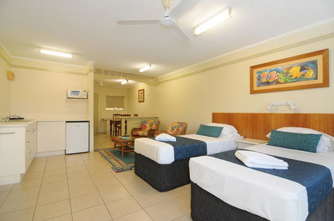 Cairns Queenslander Hotel & Apartments - Accommodation NT 8