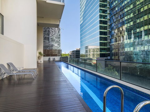 Oaks Brisbane River City Suites - Accommodation NT 5