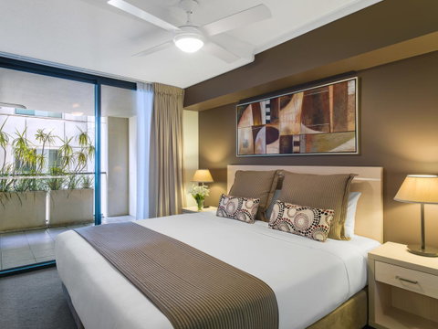 Oaks Brisbane River City Suites - Accommodation NT 6
