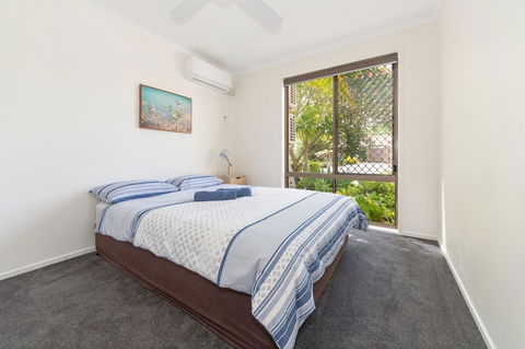 Waterfront Theme Park Getaway - Accommodation NT 9