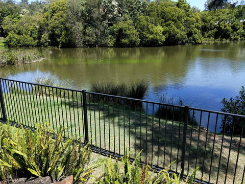 Waterfront Theme Park Getaway - Accommodation NT 22