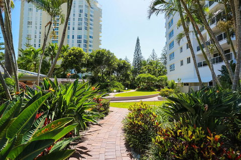 Oscar On Main Beach Resort - Accommodation NT 21