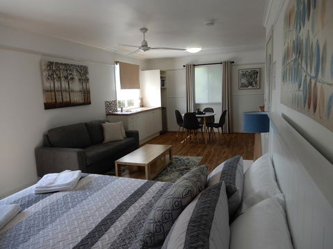 Malanda Manor Guesthouse - Accommodation NT 19
