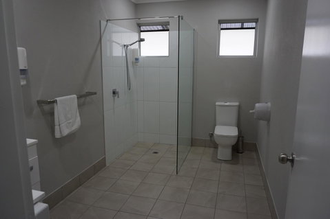 YAL Cairns - A Motel That Makes A Difference - Accommodation NT 2