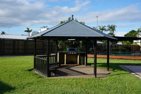 YAL Cairns - A Motel That Makes A Difference - Accommodation NT 7