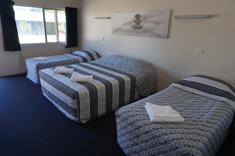 YAL Cairns - A Motel That Makes A Difference - Accommodation NT 1