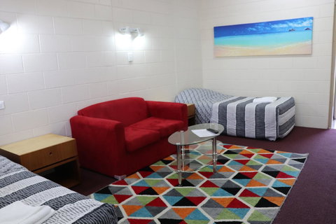 YAL Cairns - A Motel That Makes A Difference - Accommodation NT 18