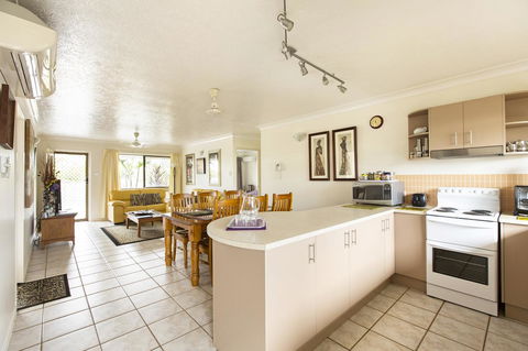 Marcol Place Holiday Apartments - NT Tourism 5