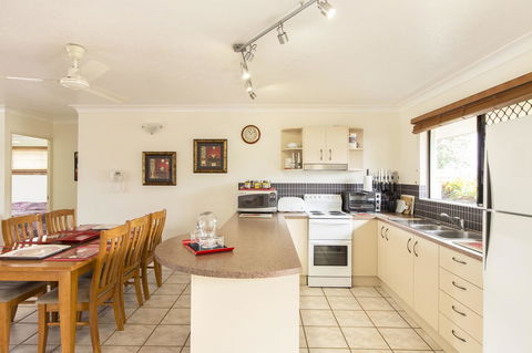 Marcol Place Holiday Apartments - NT Tourism 4