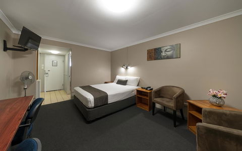 Cosmopolitan Motel & Serviced Apartments - NT Tourism 5