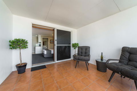 Cosmopolitan Motel & Serviced Apartments - NT Tourism 18
