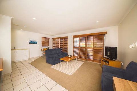 Cosmopolitan Motel & Serviced Apartments - NT Tourism 24