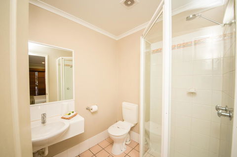 Cosmopolitan Motel & Serviced Apartments - NT Tourism 21