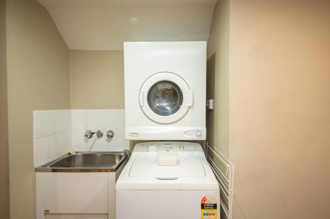 Cosmopolitan Motel & Serviced Apartments - NT Tourism 23