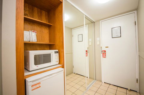 Cosmopolitan Motel & Serviced Apartments - NT Tourism 22