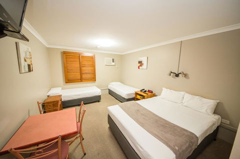 Cosmopolitan Motel & Serviced Apartments - NT Tourism 7