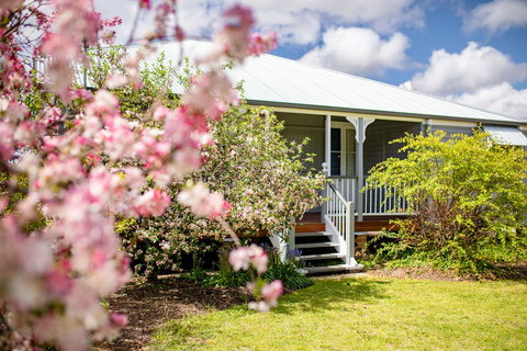 Apple Blossom Cottages - Accommodation NT 1