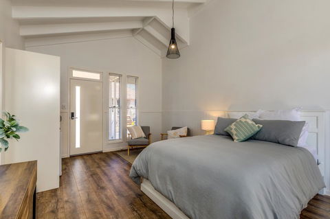 Hampton Estate Wines - Accommodation NT 31